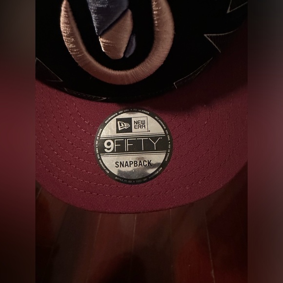 New Ultra Miami Music Festival Flat Brim SnapBack Baseball Hat Cap Burgundy - Picture 2 of 3